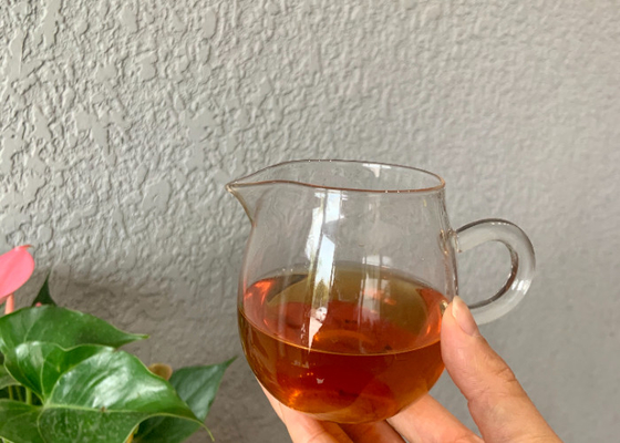 حواجب جونمي الفضية (بوب أو اثنان)