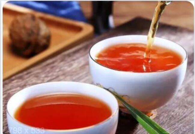 شاي الصخرة وويوي هو شاي تقليدي مشهور في الصين. إنه شاي أولونغ مع خصائص جودة سحر الصخرة (روك)